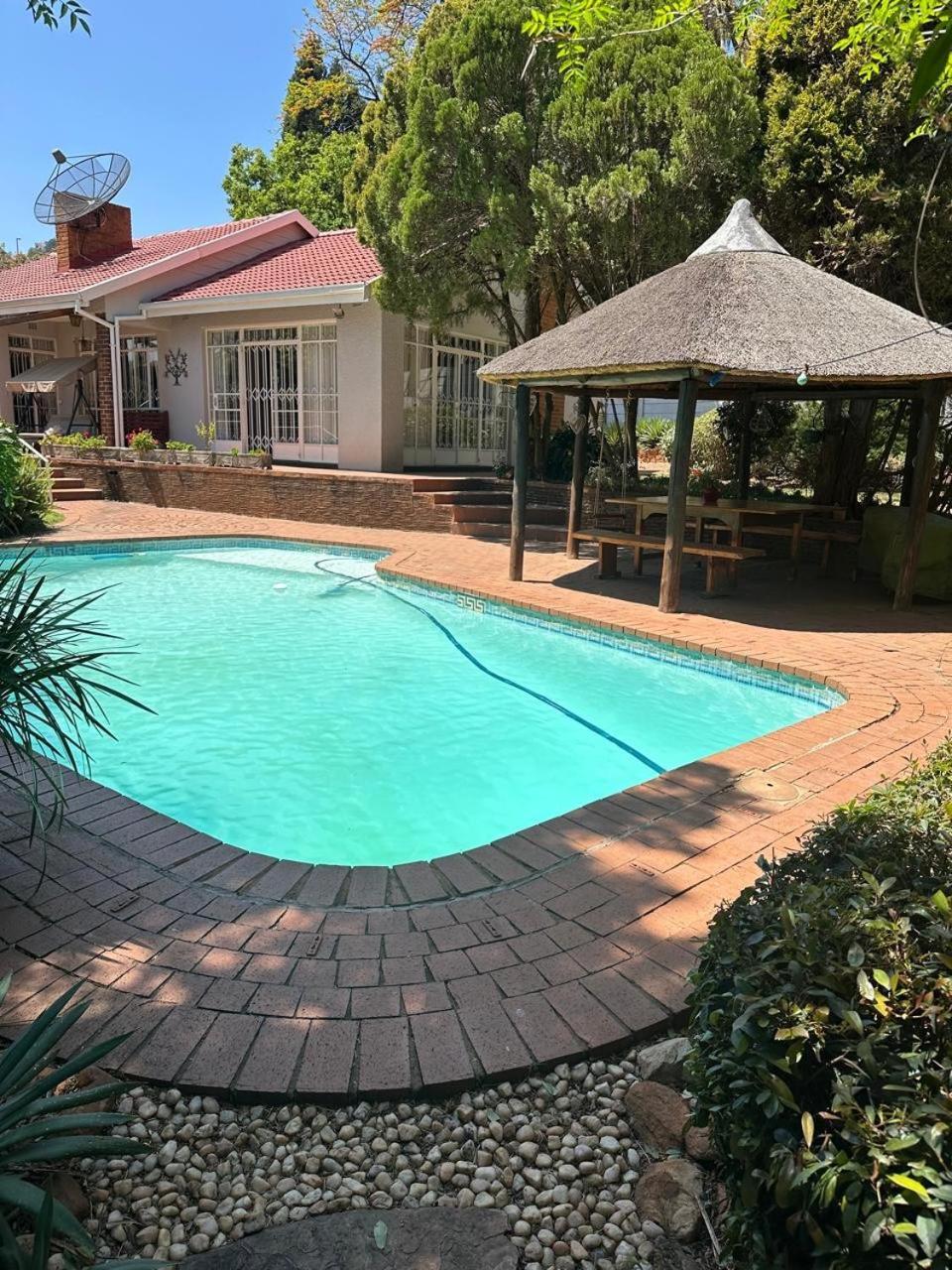 Bagley Terrace 136 Cottage Johannesburg Buitenkant foto