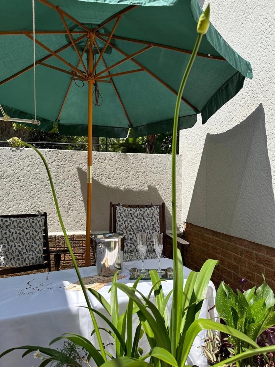 Bagley Terrace 136 Cottage Johannesburg Buitenkant foto